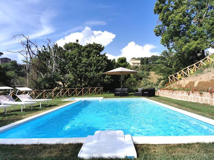 Apartment In Luxuryproperty Privatepool Garden Bbq Airc X8 Castelnuovo Di Porto Exterior photo